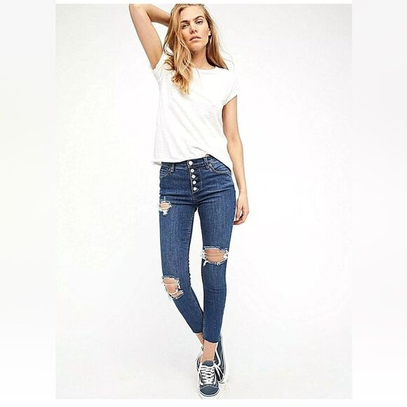FREE PEOPLE Dark Wash,Destroyed,Frayed Hem,Crop Skinny Jeans - Picture 1 of 7
